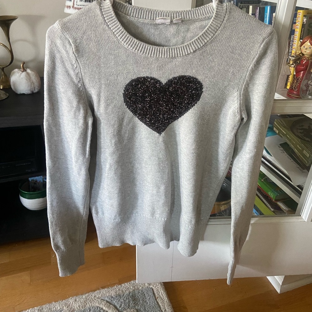 GAP Women’s XS Heart Sweater